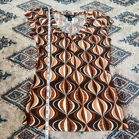 Vintage Retro-Print European V-Neck Cap-Sleeve Tee by H&M (Size XS) - Picture 10 of 16